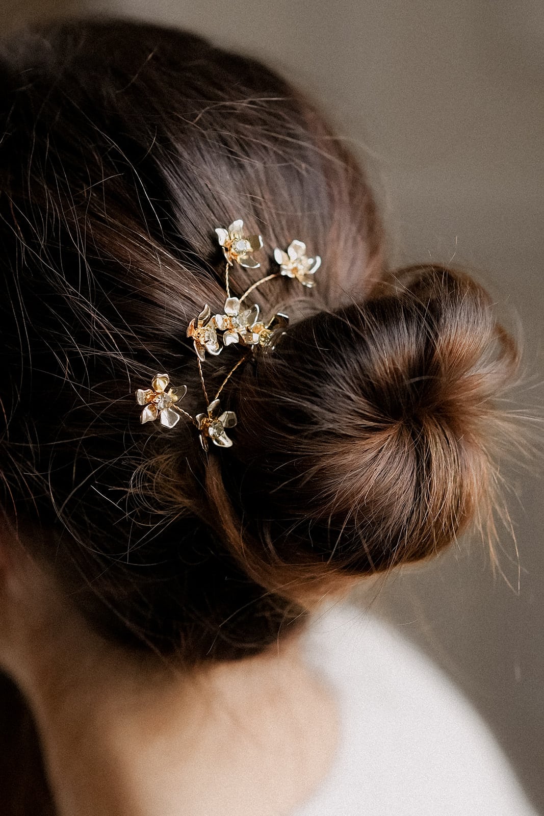 Le peigne et les bijoux de cheveux